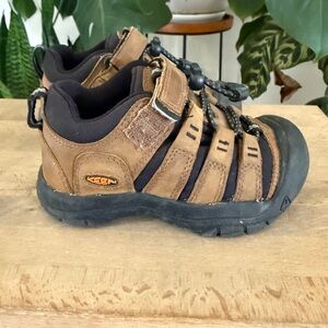 Keen Newport Toddler Shoe Bison/Black 9